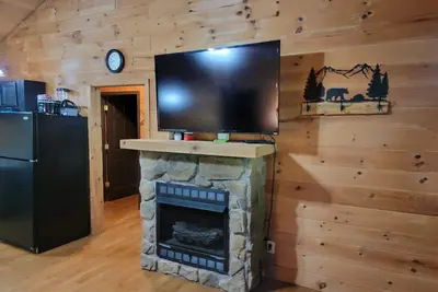 Image de Black Bear Cabin, private and secluded!