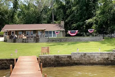 Image de Lake Greenwood Waterfront Home - private boat ramp and dock