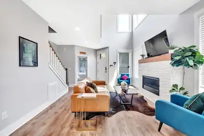 Image de Modern 5 Bdrm Uptown Clt Home- Great for Large Groups!