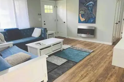 Image de 2bd modern unit downtown Lents in Portland.