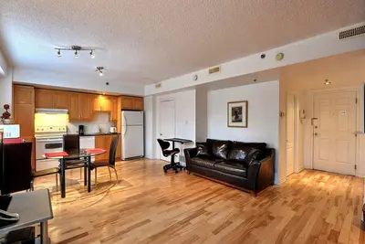 Image de #136 Traditional & Stylish Apt in Downtown