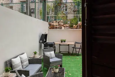 Centre Luxury Apartment 1st element
