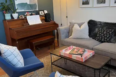 Image de Family Friendly, Gated Yard for Pets, Outdoor Firepit!