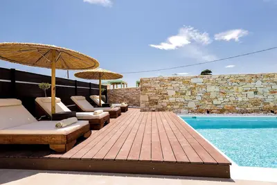 Image de Beautiful Paros Villa | Villa Vanta | 4 Bedrooms | Private Pool & Only 100m From The Beach | Drios