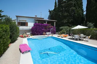 Image de Traditional Family Villa, A/C, Private Pool, Mountain Views just 10mins walk to Old Town Pollenca!