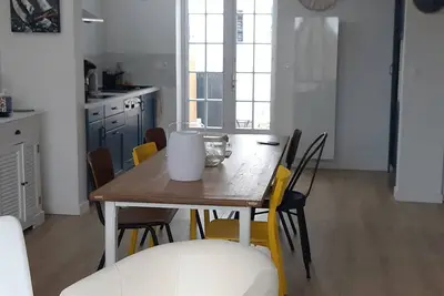 Image de Maison avec extérieur proche de la mer, des commerces, du centre de st Gilles