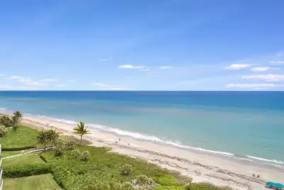 Image de Direct Oceanfront Unit! ! !