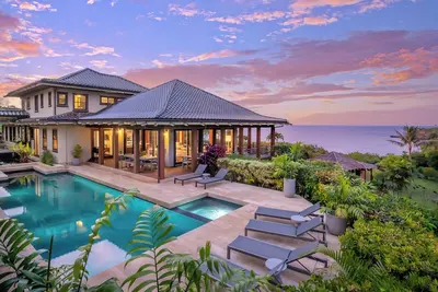 Image de Beautiful, large 5 bedroom house with pool and jacuzzi overlooking Kalihiwai Bay