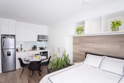 Image de Quiet Gorgeous Queen Bed Studio + Jacuzzi