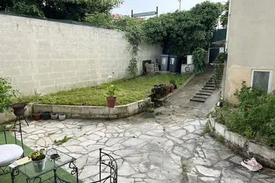 Image de Whole house with garden