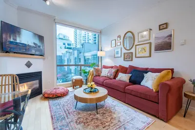 Image de Heart of Downtown King Suite/Parkng/Pool/Gym/Sauna