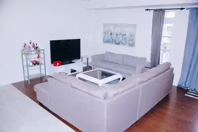 Image de Luxury 4br Townhouse w\/ Stunning Terrace | Parking