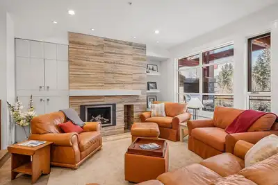 Image de Gorgeous Mountain Views | Private hot tub | Ac | Bbq