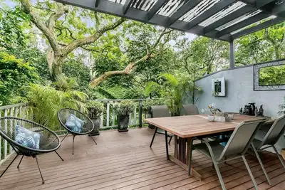 Image de Neutral Bay- Baden Baden Road - Approx. $750-$900 per/week Absolute Water Front Sydney Harbour Studio