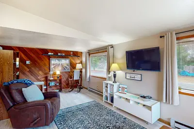 Image de Peaceful vacation beach home with plenty of space, both indoors and outdoors