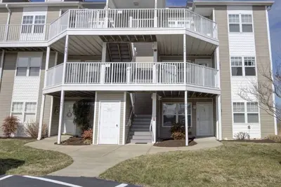 Image de Pet Friendly, 2nd Floor, 2 Bd, 2 Ba Condo w/ Bayside Views, Steps to Pool, Tennis, Biking, and More!