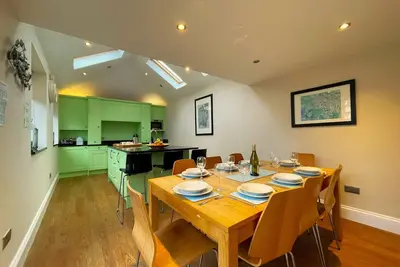Wordsworth House -  a house that sleeps 8 guests  in 4 bedrooms