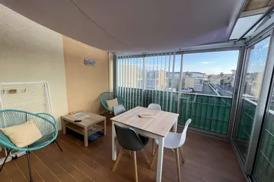 Image de T2 Climatisé, Loggia Ensoleillée, Parking Privé, à 550m de la Plage - Valras-Plage
