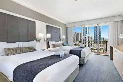 Image de Deluxe Twin Studio in Surfers Paradise - CoastHM
