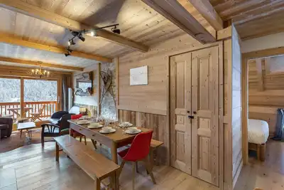 Image de Charmant duplex 4 chambres - Proche centre et télésiège - Parking, Wifi, non fumeur