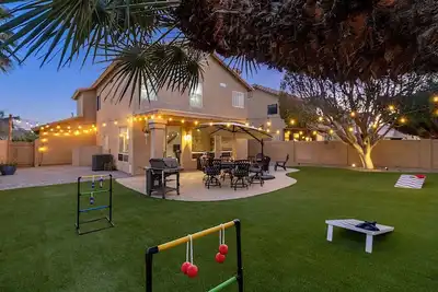 Image de Relaxing Casa - Perfect for families - Great Backyard w/ Yard Games!