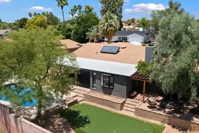 Image de Kierland | Great Outdoor Space | Pool | Putting Green | Corn Toss | Fire Pit