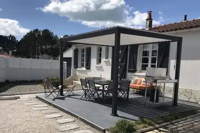 Image de Maison rénovée de 72 m2 située à la Terrière proche de la plage 5 mn en vélo