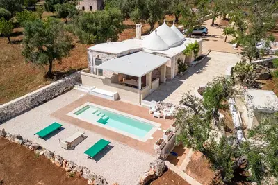 Image de Trullo Cecapesce con piscina by Wonderful Italy