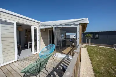 Image de Chalet pour 4 dans un Domaine avec piscine