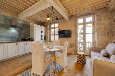 Image de Le Balcon Perrière Ii - Appartement de charme avec vue directe sur le Thiou