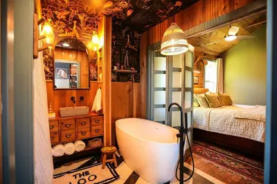 Image de Remodeled, downtown 2-bedroom home w/ wifi