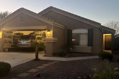 Image de Super Bowl House 15-20 minutes from the big game! Super clean!