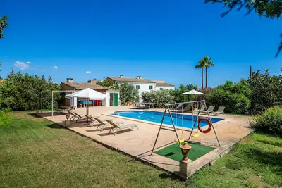 Image de Maison de campagne 'Na Amera Ref 225' avec piscine privée, Wi-Fi et climatisation.