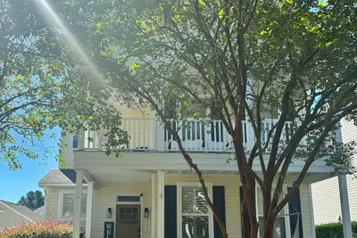 Image de Saltee Cove Coastal Getaway. 3 Bedroom\/2. 5 Bath Lowcountry Cottage