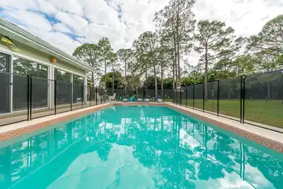 Image de Sunny Acres Estate & Pool - Events Allowed!