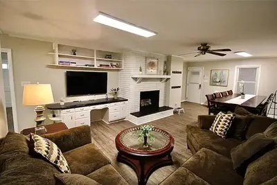 Image de Room for 10 and unlimited hot water! !