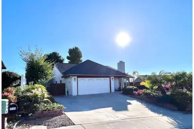 Image de King Bed Renovated 3 Bedroom Close To The Coast