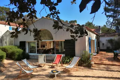 Image de Ile de Noirmoutier, belle et grande maison Ă 300m Ă pied de la plage Ă L'Epine.
