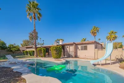 Image de *Water Slide & Game Room* Fun and Spacious 4bd Home!