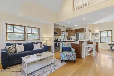 Image de Inviting Lofted Cottage Near Flagler Ave