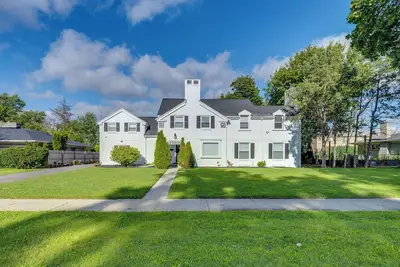 Image de Luxurious Detroit Home - Walk to Golf & Park!