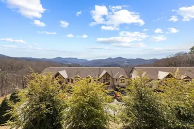 Image de Beautiful 1 Level Condo with Grandfather and Sugar Mountain Views
