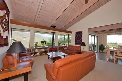 Image de Osprey Retreat - Beautiful views of the coastal hills, & Pt. Reyes, private.