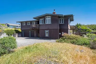 Image de Miwok Escape - Pet Friendly, Nestled in the sand dunes, Short walk to Beach