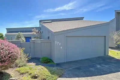 Image de Condor - Cozy 2 Bedroom on the 11th Fairway at the Links at Bodega Harbour.