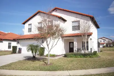 Image de 4br Vrbo Home 7 miles to Disney. Gated Community with Clubhouse & Amenities