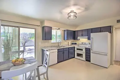 Image de Bright & Sunny Tucson Hideaway w/ Backyard!