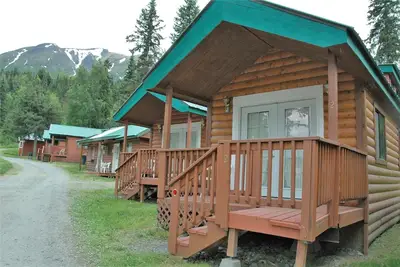 Image de Gwin's Lodge Poplar Chalet #3