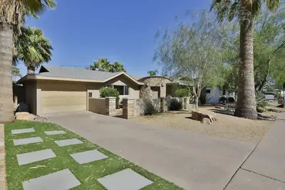 Image de Luxury Home - Heart of Old Town Scottsdale Entertainment - Across From The W!