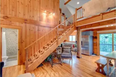 Image de Raspberry Hill Cabin at Heritage Hill!